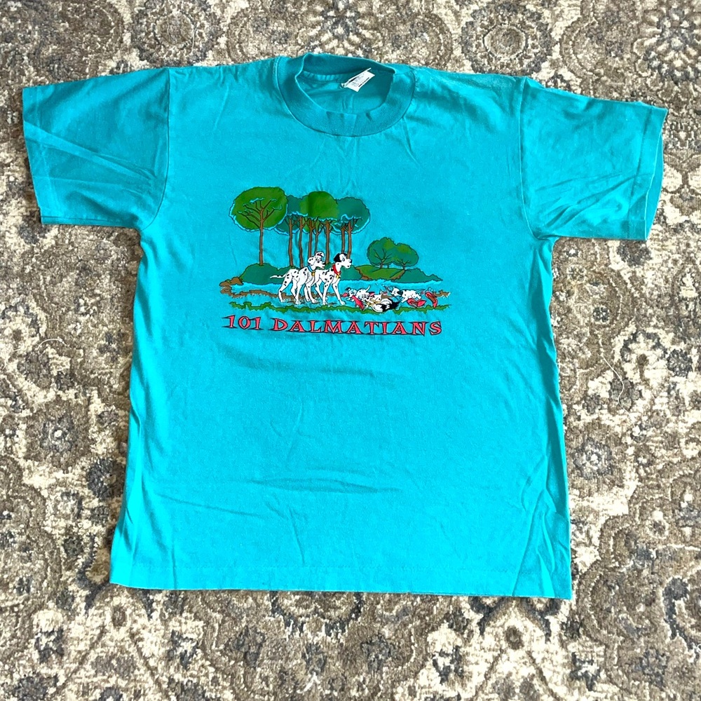 RARE vintage embroidered 1990’s Disney store 101 Dalmatians T shirt